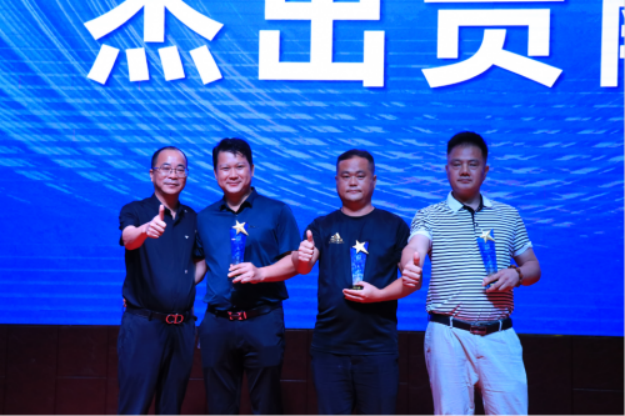 A5 規(guī)劃新戰(zhàn)略 發(fā)布新產品 上派2023年TOP100年中峰會隆重召開1258.png